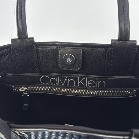 CALVIN KLEIN Jacky Raffia Straw Slouchy Tote Blue Gold Multi Bag AUTHENTIC - Picture 8 of 11